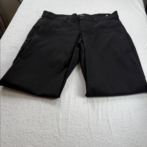 Eddie Bauer Men's Black Chinos - Picture 3 of 14